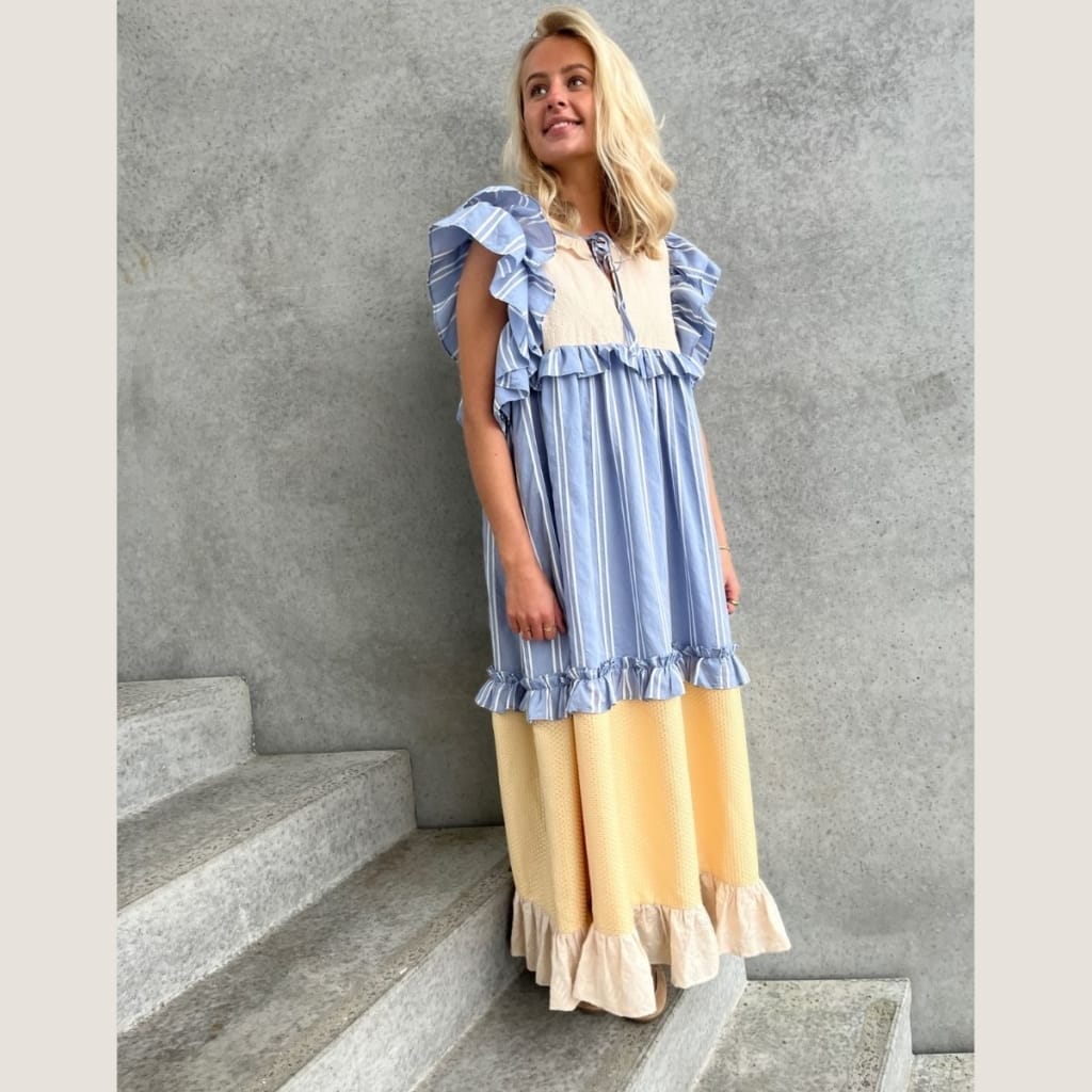 Stories_From_The_Atelier_Heart_Dance_Dress_Beige_Light-Blue_CC8071_Butik_Friis