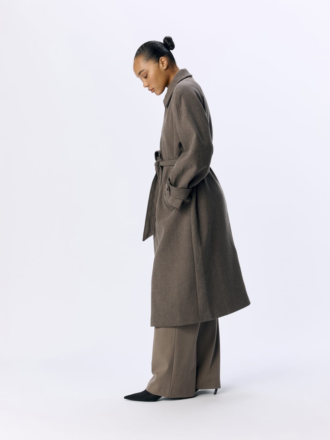 Object_Emma_Lang_Frakke_Morel_Brun_23046892_Butik_Friis4