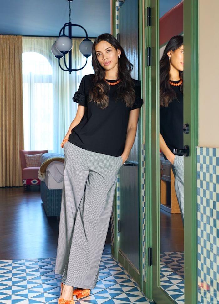 Black Colour May Flowerpatch Tee Bluse Sort