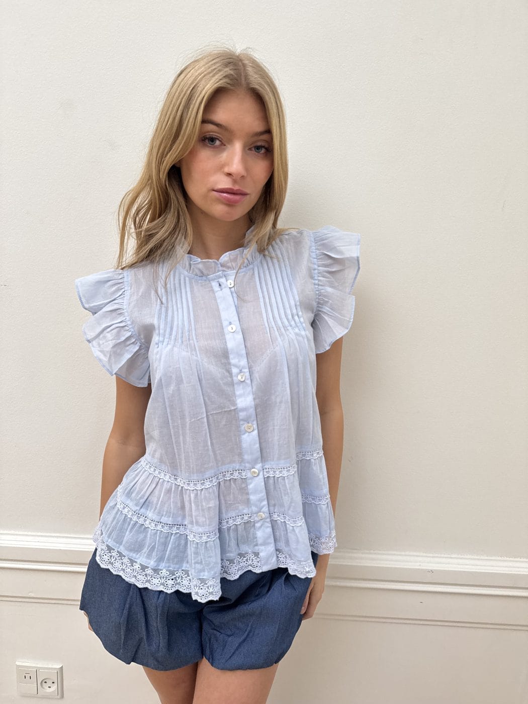 Continue Audrey Top Light Blue