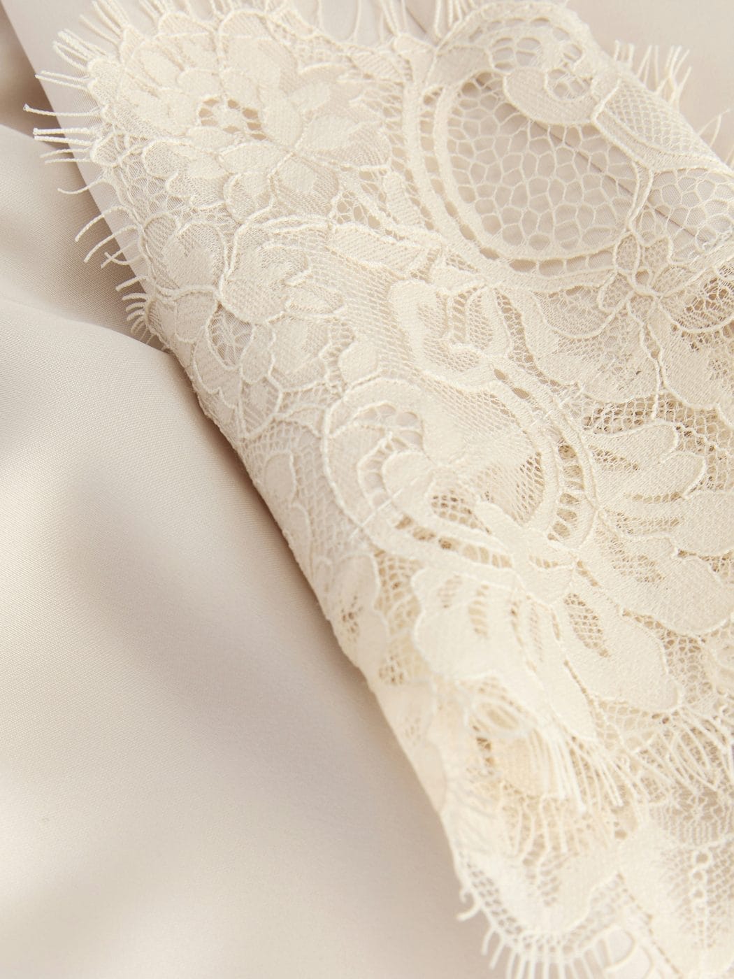 JJXX Vima Satin Blonde Shorts Antique White