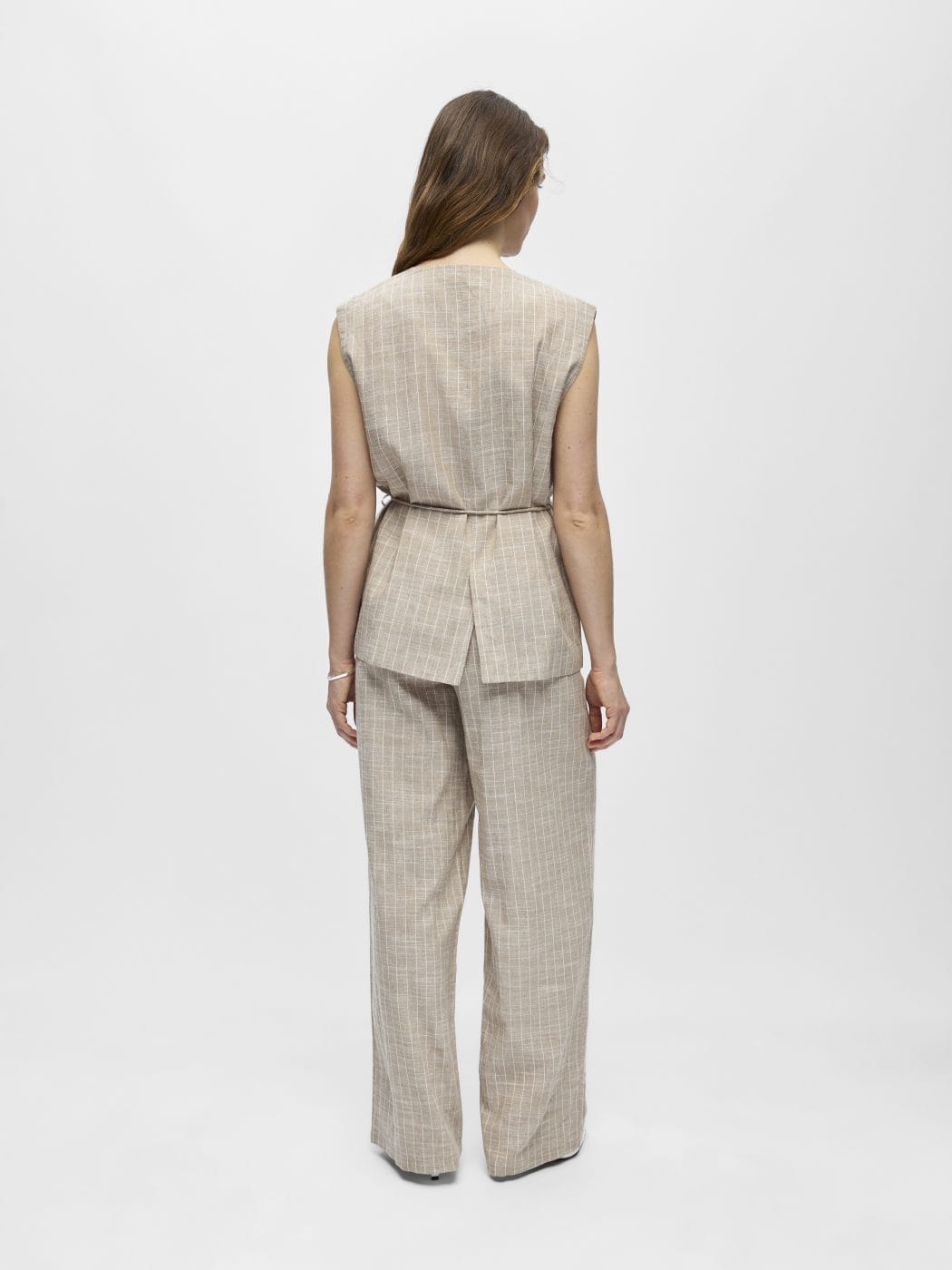 Object Paula Yui Lo Vest Crockery/Cloud Dancer