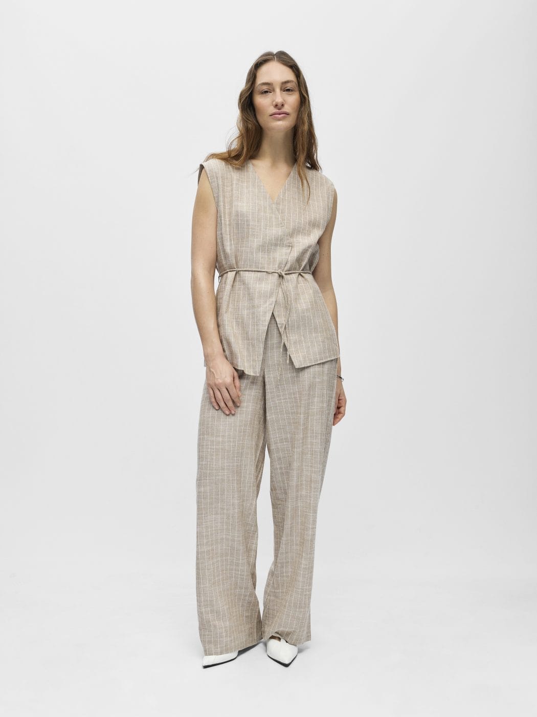 Object Paula Yui Lo Vest Crockery/Cloud Dancer